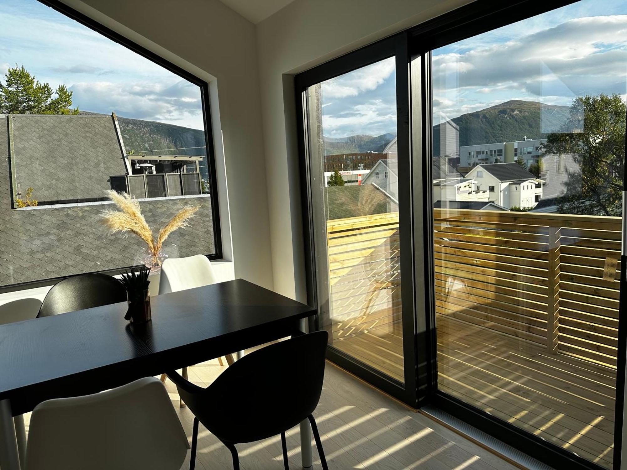 Skagesund Guest House With Free Parking ทรอมโซ ภายนอก รูปภาพ